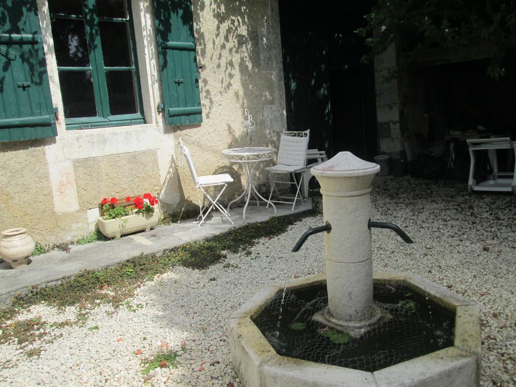 Le Petit Lavoir Saint-Paul-Lizonne Екстер'єр фото